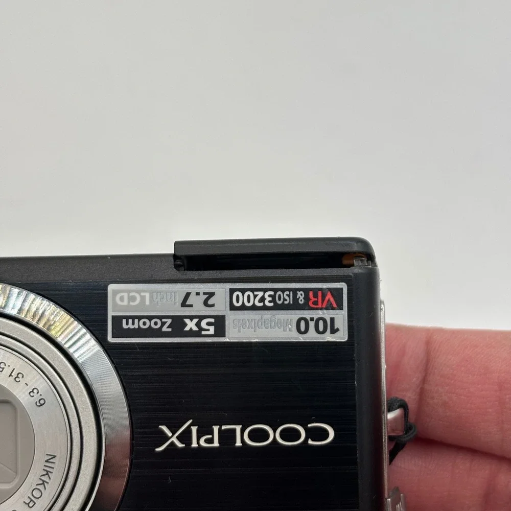Nikon Coolpix Camera Bundle S560 Black and S3000 Pink For Parts Repair